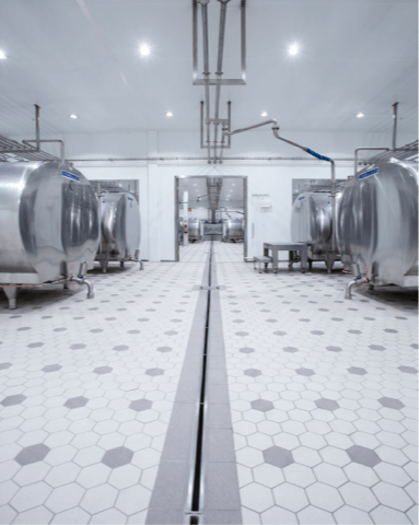 suelo cerámico en industria con maquinaria
